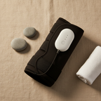 SENSO™ AnkleFlow présenté avec ses accessoires — masseur pieds et chevilles chauffant